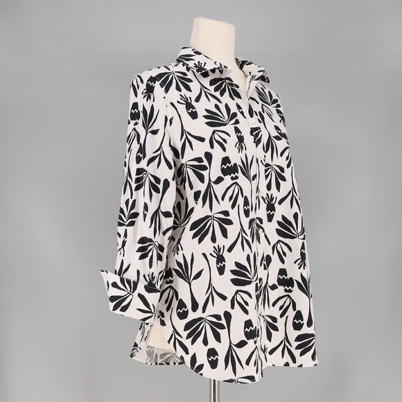CHICO'S No Iron Stretch Pottery Shirt Black/White Print Size 1 (US 8) - Picture 3 of 7